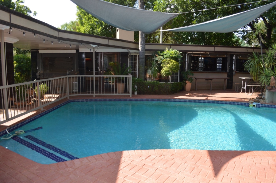 8 Bedroom Property for Sale in Flamwood North West